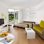 Parque Vacacional Eden منتجع 4*