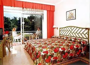 Parque Vacacional Eden 리조트 4*