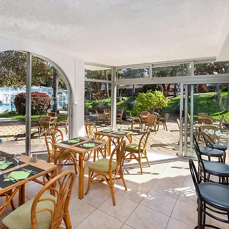 Parque Vacacional Eden 리조트 4*