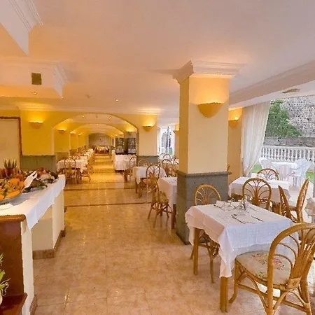 Parque Vacacional Eden Station touristique 4*
